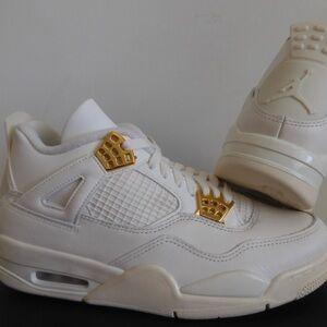 Nike Women's Sneakers AIR JORDAN 4 RETRO METALLIC White and Gold